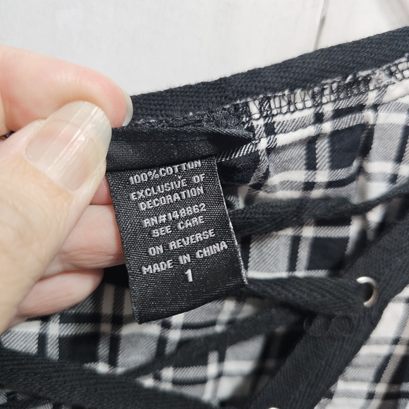 Torrid Women's Black & White Check Cotton Lace Up Pockets Long Sleeve Size 1X. - Picture 7 of 9